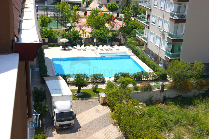 تاون هاوس مفروش 4 + 1 في منطقة كونيالتي