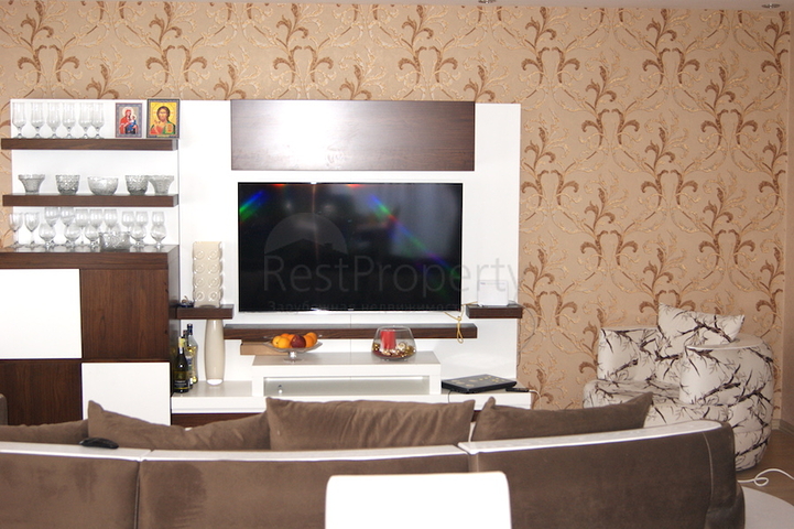 تاون هاوس مفروش 4 + 1 في منطقة كونيالتي