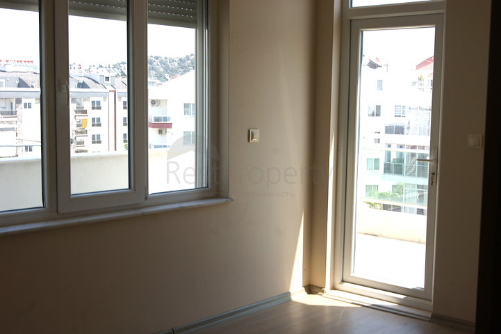 تاون هاوس مفروش 4 + 1 في منطقة كونيالتي