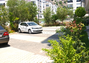 تاون هاوس مفروش 4 + 1 في منطقة كونيالتي