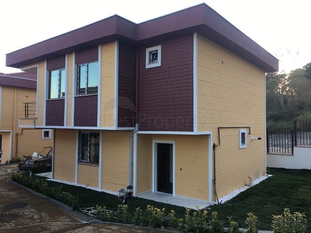 فلل مستقلة من تصميم طابقين - باسعار مناسبة -في بهجة شهير / اسطنبول 