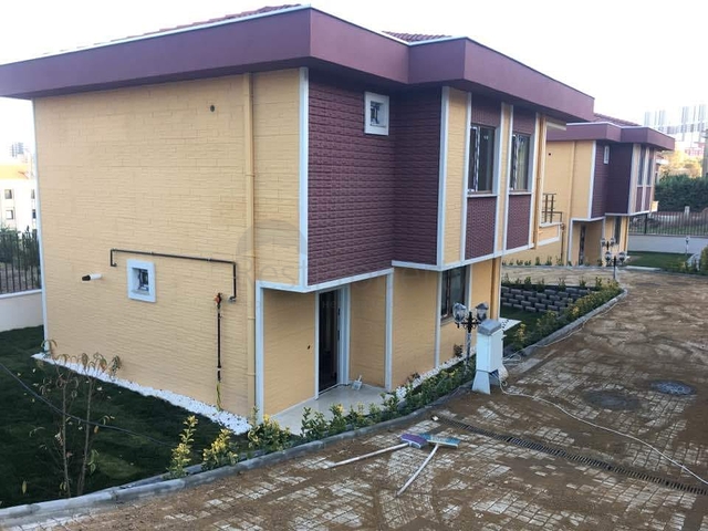 فلل مستقلة من تصميم طابقين - باسعار مناسبة -في بهجة شهير / اسطنبول 