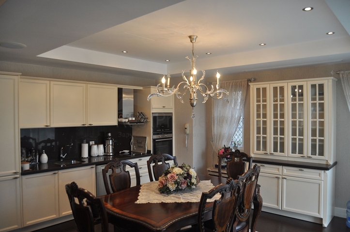 فيلا فاخرة ضمن مجمع في منطقة بيوك تشكمجه / اسطنبول 