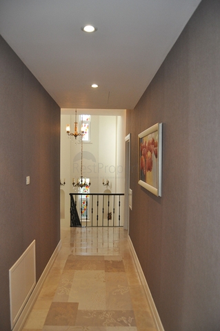 فيلا فاخرة ضمن مجمع في منطقة بيوك تشكمجه / اسطنبول 