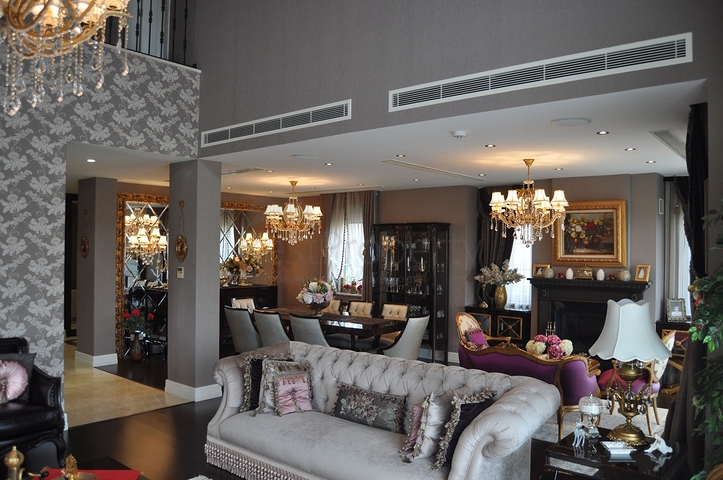 فيلا فاخرة ضمن مجمع في منطقة بيوك تشكمجه / اسطنبول 