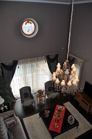 فيلا فاخرة ضمن مجمع في منطقة بيوك تشكمجه / اسطنبول 