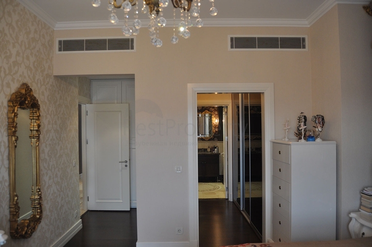 فيلا فاخرة ضمن مجمع في منطقة بيوك تشكمجه / اسطنبول 