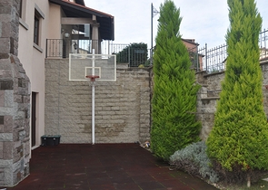 فيلا فاخرة ضمن مجمع في منطقة بيوك تشكمجه / اسطنبول 