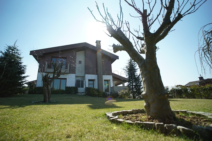 فيلا فاخرة مستقلة في اسطنبول الاوربية 