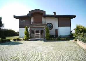 فيلا فاخرة مستقلة في اسطنبول الاوربية 