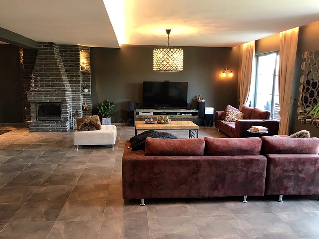 فيلا فاخرة بمنطقة سارير / اسطنبول 