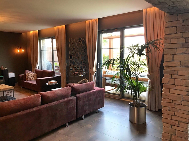 فيلا فاخرة بمنطقة سارير / اسطنبول 