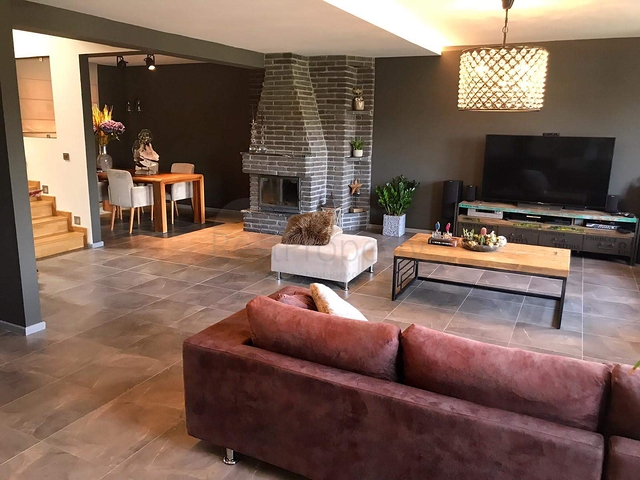 فيلا فاخرة بمنطقة سارير / اسطنبول 