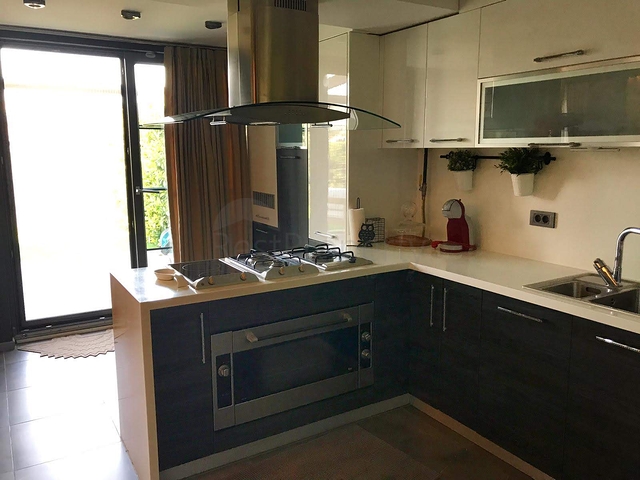 فيلا فاخرة بمنطقة سارير / اسطنبول 