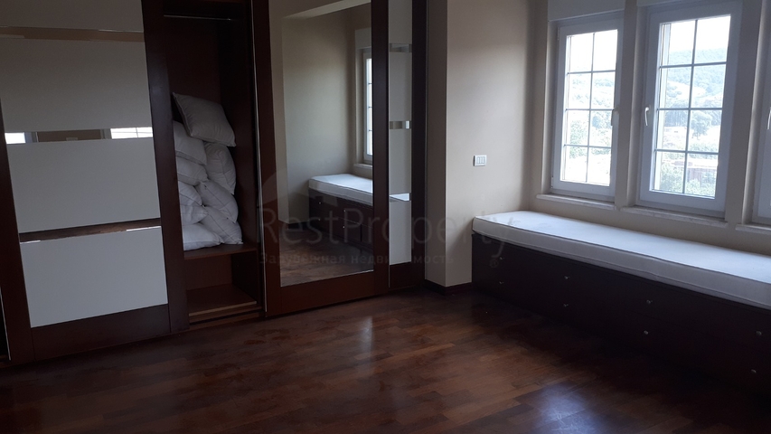 فيلا مستقلة في منطقة سارير / اسطنبول الاوربية 