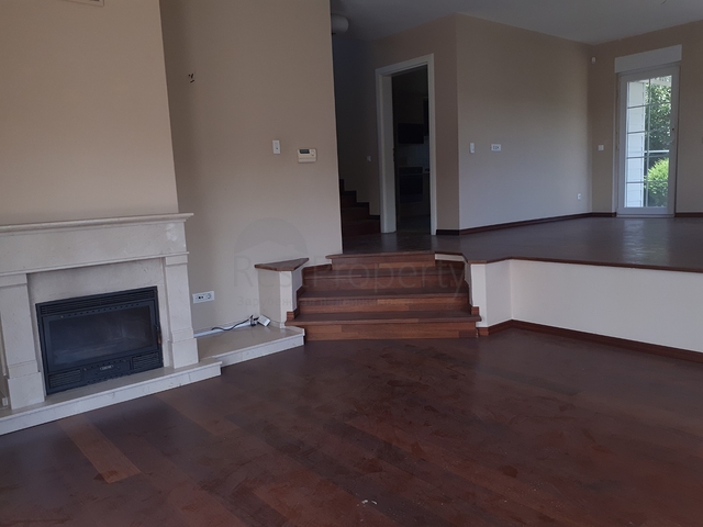 فيلا مستقلة في منطقة سارير / اسطنبول الاوربية 