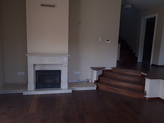 فيلا مستقلة في منطقة سارير / اسطنبول الاوربية 