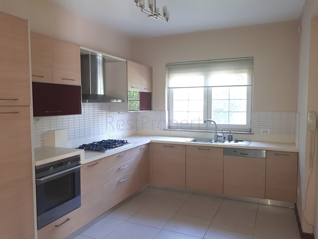 فيلا مستقلة في منطقة سارير / اسطنبول الاوربية 