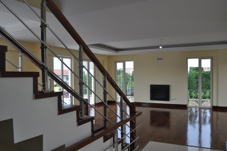 فيلا فاخرة في بيوك تشكمجه / اسطنبول 