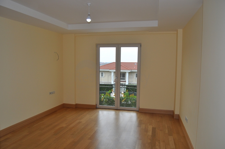 فيلا فاخرة في بيوك تشكمجه / اسطنبول 