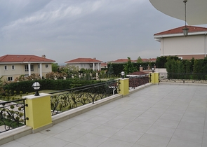 فيلا فاخرة في بيوك تشكمجه / اسطنبول 