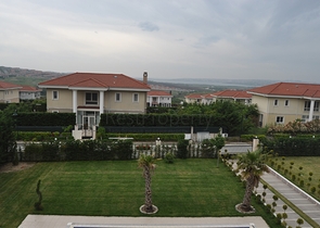 فيلا فاخرة في بيوك تشكمجه / اسطنبول 