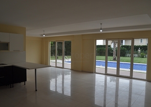 فيلا فاخرة في بيوك تشكمجه / اسطنبول 