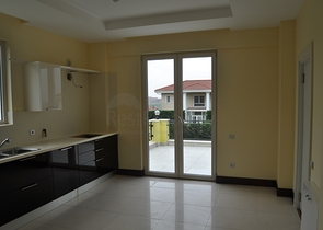 فيلا فاخرة في بيوك تشكمجه / اسطنبول 