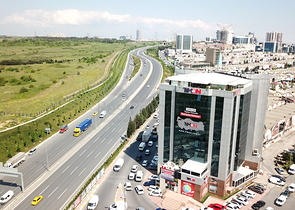 للمستثمرين - مبنى تجاري للبيع في منطقة حيوية في اسطنبول الاوربية 