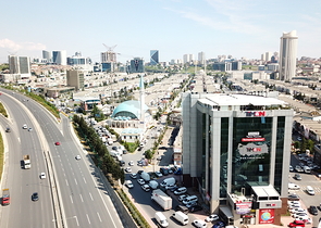 للمستثمرين - مبنى تجاري للبيع في منطقة حيوية في اسطنبول الاوربية 