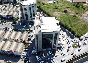 للمستثمرين - مبنى تجاري للبيع في منطقة حيوية في اسطنبول الاوربية 