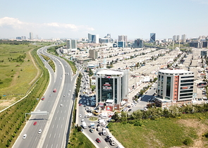 للمستثمرين - مبنى تجاري للبيع في منطقة حيوية في اسطنبول الاوربية 