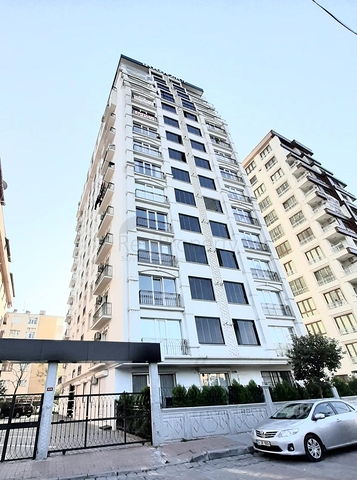 اطلالة بحيرة - شقة عائلية 3 غرف وصالة - منطقة كوتشوك تشكمجه / اسطنبول الاوربية 