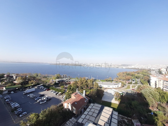 اطلالة بحيرة - شقة عائلية 3 غرف وصالة - منطقة كوتشوك تشكمجه / اسطنبول الاوربية 