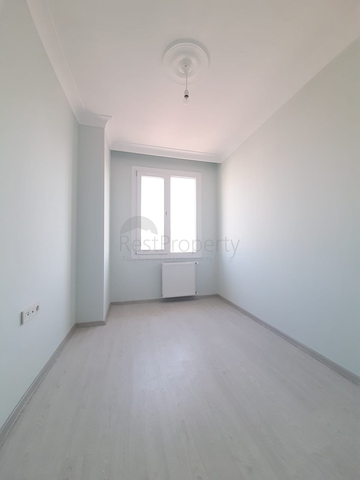 اطلالة بحيرة - شقة عائلية 3 غرف وصالة - منطقة كوتشوك تشكمجه / اسطنبول الاوربية 