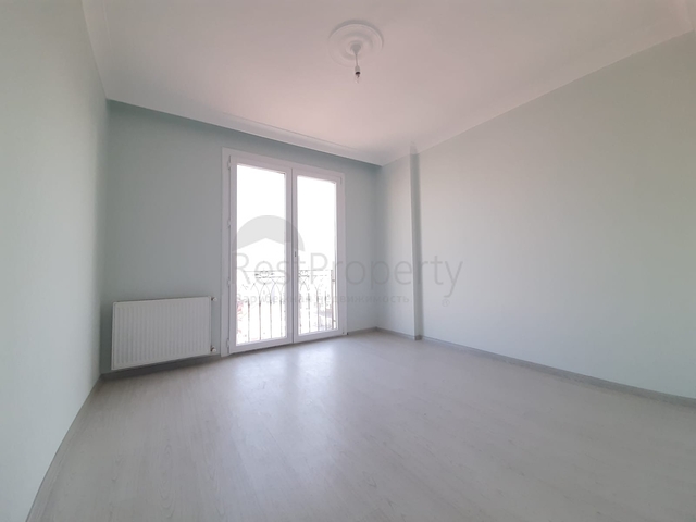 اطلالة بحيرة - شقة عائلية 3 غرف وصالة - منطقة كوتشوك تشكمجه / اسطنبول الاوربية 