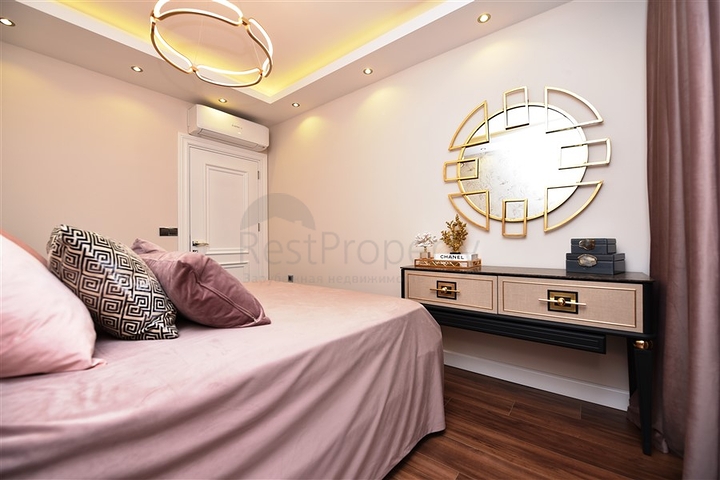 شقة فاخرة باطلالة بحرية ضمن مركز مدينة الانيا 