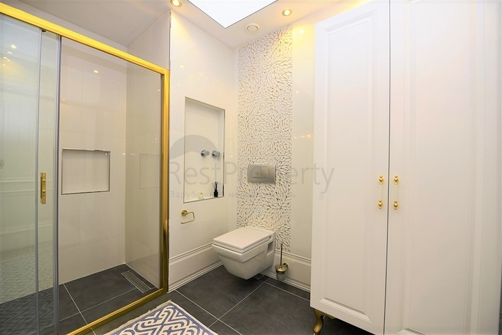 شقة فاخرة باطلالة بحرية ضمن مركز مدينة الانيا 