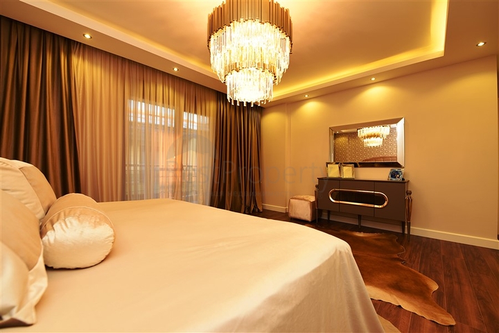 شقة فاخرة باطلالة بحرية ضمن مركز مدينة الانيا 