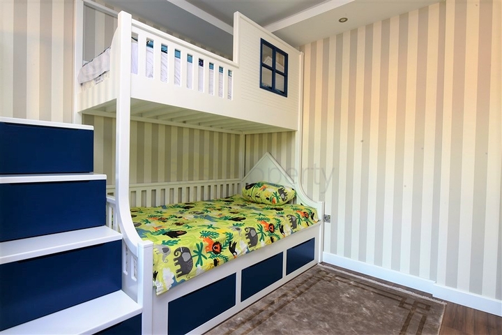 شقة فاخرة باطلالة بحرية ضمن مركز مدينة الانيا 