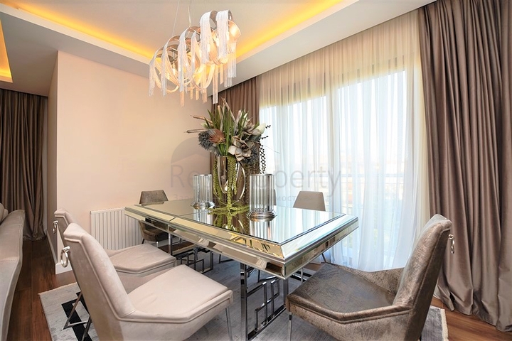 شقة فاخرة باطلالة بحرية ضمن مركز مدينة الانيا 