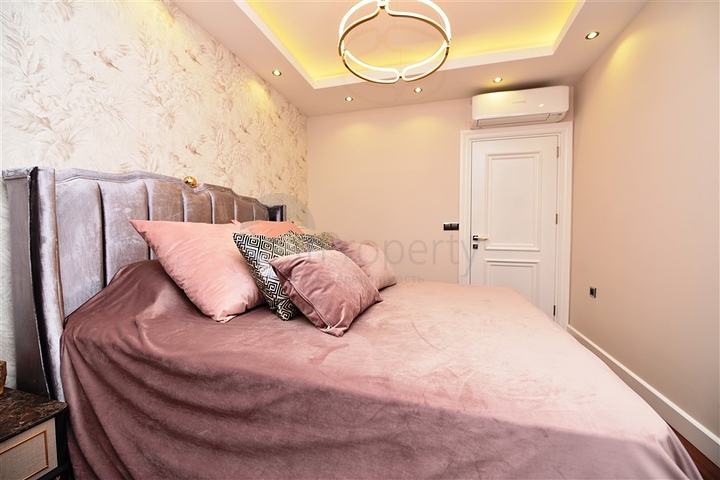 شقة فاخرة باطلالة بحرية ضمن مركز مدينة الانيا 