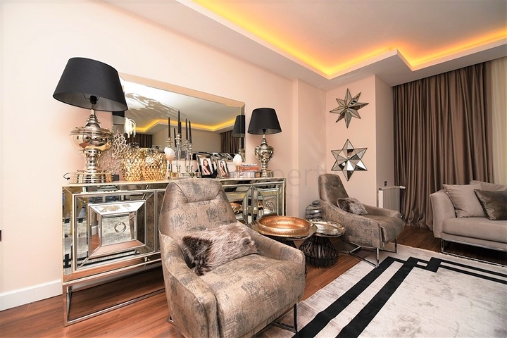 شقة فاخرة باطلالة بحرية ضمن مركز مدينة الانيا 