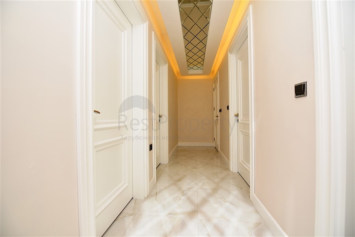 شقة فاخرة باطلالة بحرية ضمن مركز مدينة الانيا 