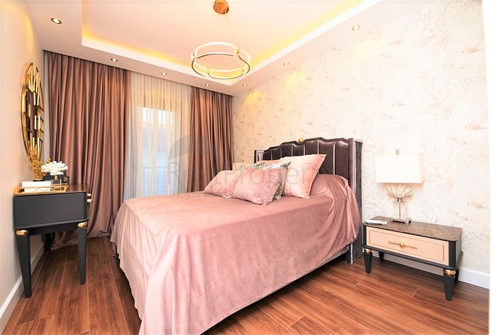 شقة فاخرة باطلالة بحرية ضمن مركز مدينة الانيا 