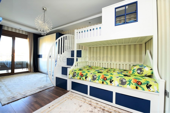 شقة فاخرة باطلالة بحرية ضمن مركز مدينة الانيا 