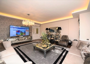 شقة فاخرة باطلالة بحرية ضمن مركز مدينة الانيا 