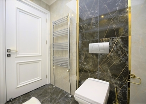 شقة فاخرة باطلالة بحرية ضمن مركز مدينة الانيا 