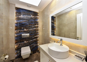 شقة فاخرة باطلالة بحرية ضمن مركز مدينة الانيا 