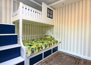 شقة فاخرة باطلالة بحرية ضمن مركز مدينة الانيا 